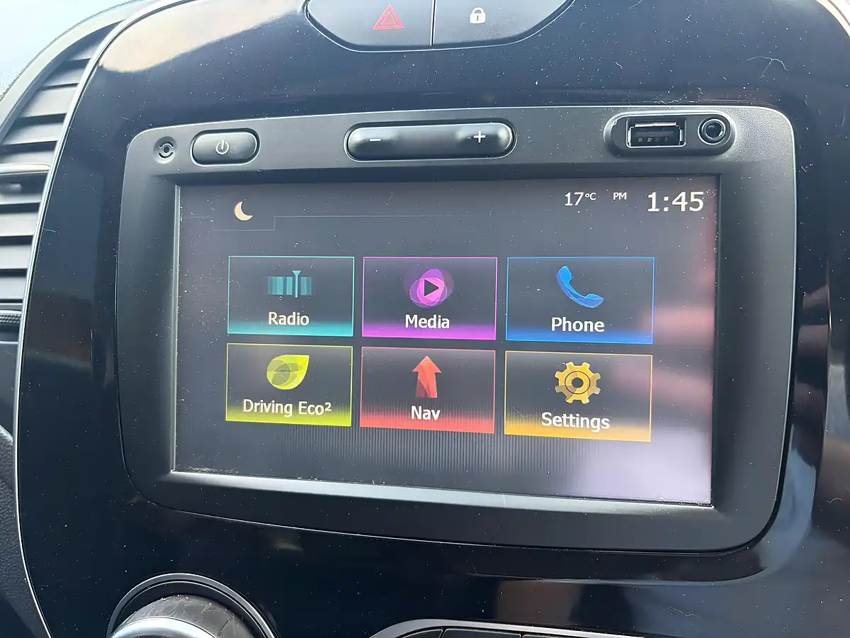 Used 2017 Renault Captur Dynamique S Nav Red - Interior and Exterior details 12