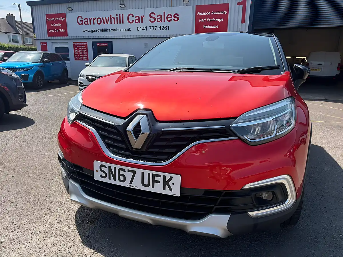 Used 2017 Renault Captur Dynamique S Nav Red - Interior and Exterior details 4