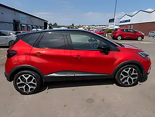 Used 2017 Renault Captur Dynamique S Nav Red - Interior and Exterior details 6