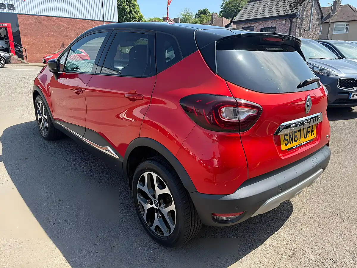 Used 2017 Renault Captur Dynamique S Nav Red - Interior and Exterior details 7