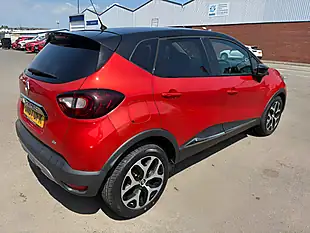 Used 2017 Renault Captur Dynamique S Nav Red - Interior and Exterior details 8