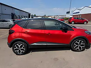 Used 2017 Renault Captur Dynamique S Nav Red - Interior and Exterior details 9