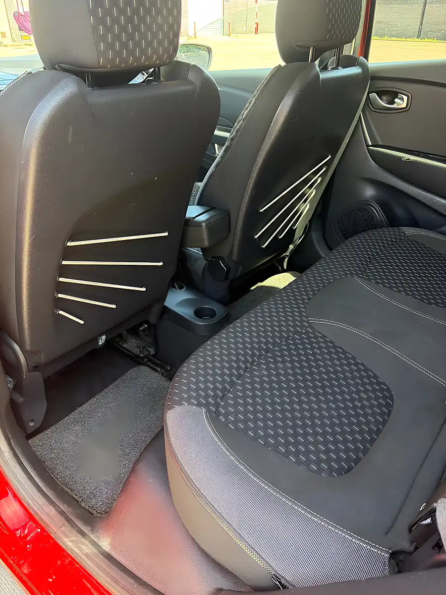 Used 2017 Renault Captur Dynamique S Nav Red - Interior and Exterior details 10