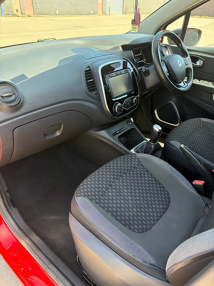 Used 2017 Renault Captur Dynamique S Nav Red - Interior and Exterior details 11