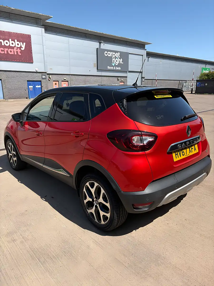 Used 2017 Renault Captur Dynamique S Nav Red - Interior and Exterior details 3