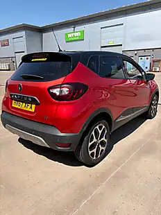 Used 2017 Renault Captur Dynamique S Nav Red - Interior and Exterior details 4