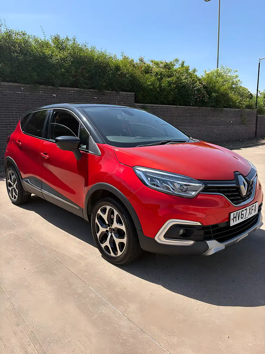 Used 2017 Renault Captur Dynamique S Nav Red - Interior and Exterior details 6