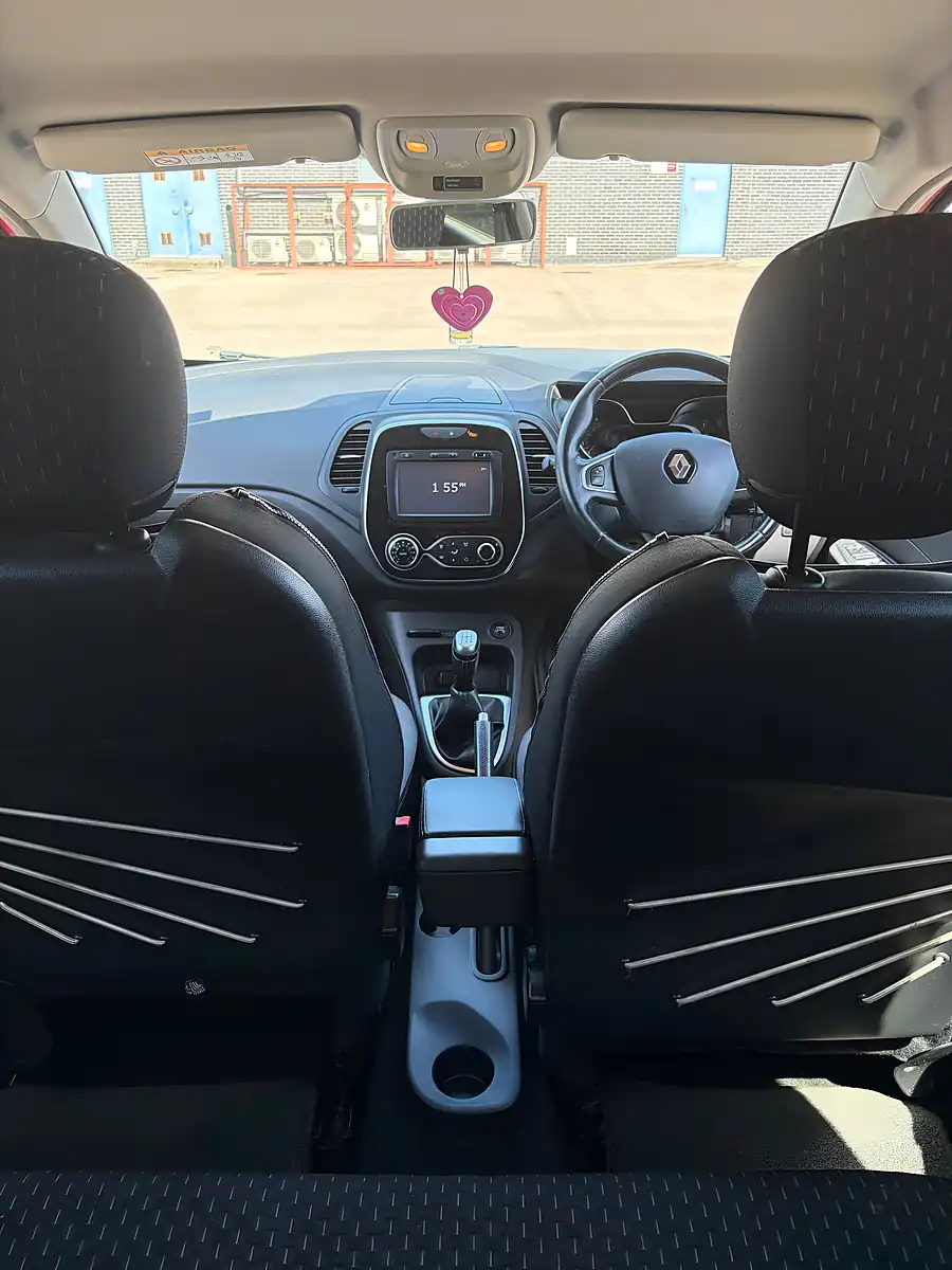 Used 2017 Renault Captur Dynamique S Nav Red - Interior and Exterior details 8