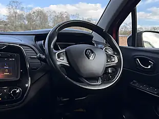 Used 2017 Renault Captur Dynamique S Nav Red - Interior and Exterior details 14