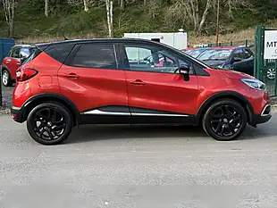 Used 2017 Renault Captur Dynamique S Nav Red - Interior and Exterior details 5