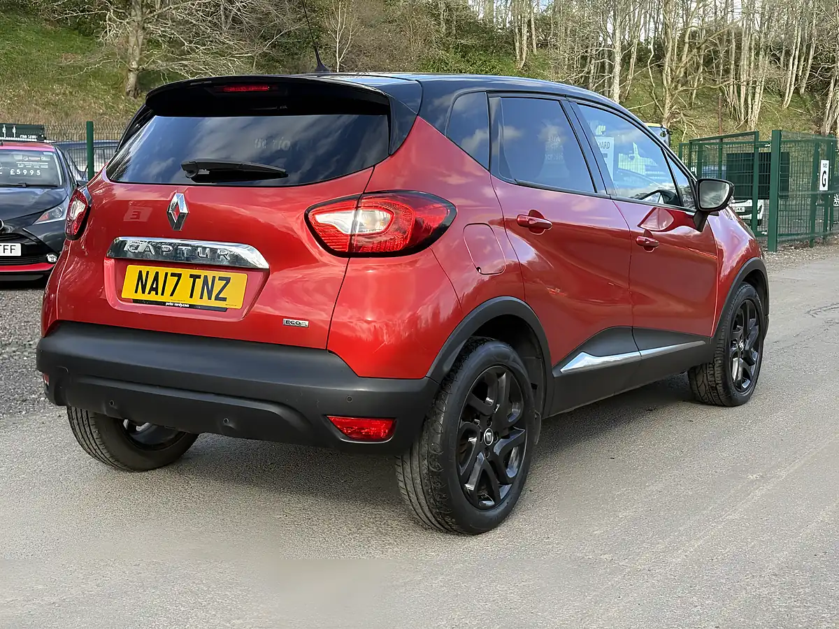 Used 2017 Renault Captur Dynamique S Nav Red - Interior and Exterior details 6
