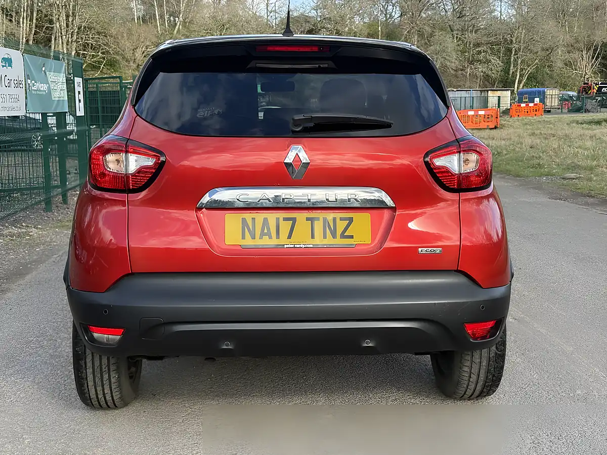 Used 2017 Renault Captur Dynamique S Nav Red - Interior and Exterior details 7