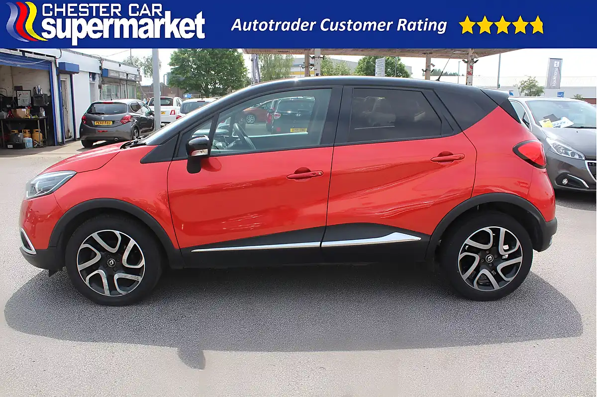 Used 2017 Renault Captur Dynamique S Nav Red - Interior and Exterior details 3