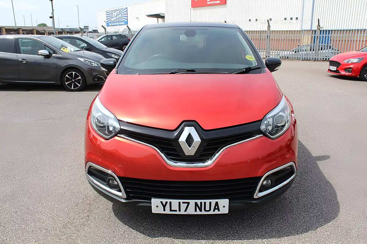 Used 2017 Renault Captur Dynamique S Nav Red - Interior and Exterior details 6
