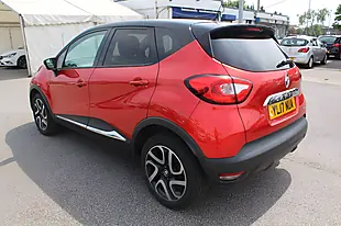 Used 2017 Renault Captur Dynamique S Nav Red - Interior and Exterior details 8