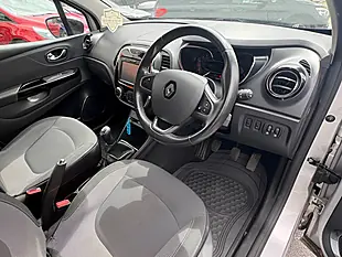 Used 2017 Renault Captur Dynamique S Nav Silver - Interior and Exterior details 12