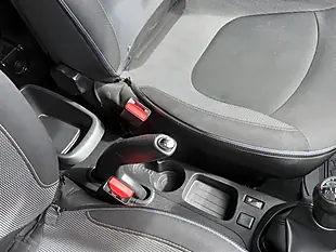 Used 2017 Renault Captur Dynamique S Nav Silver - Interior and Exterior details 18