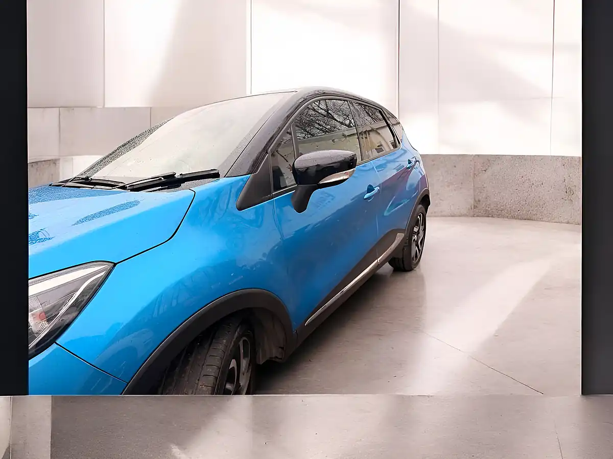 Used 2017 Renault Captur Dynamique S Nav Tahoe Blue - Interior and Exterior details 10