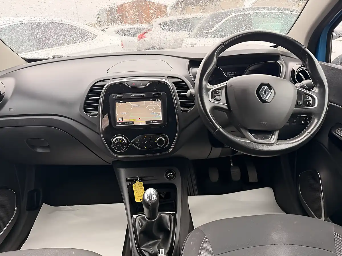 Used 2017 Renault Captur Dynamique S Nav Tahoe Blue - Interior and Exterior details 14