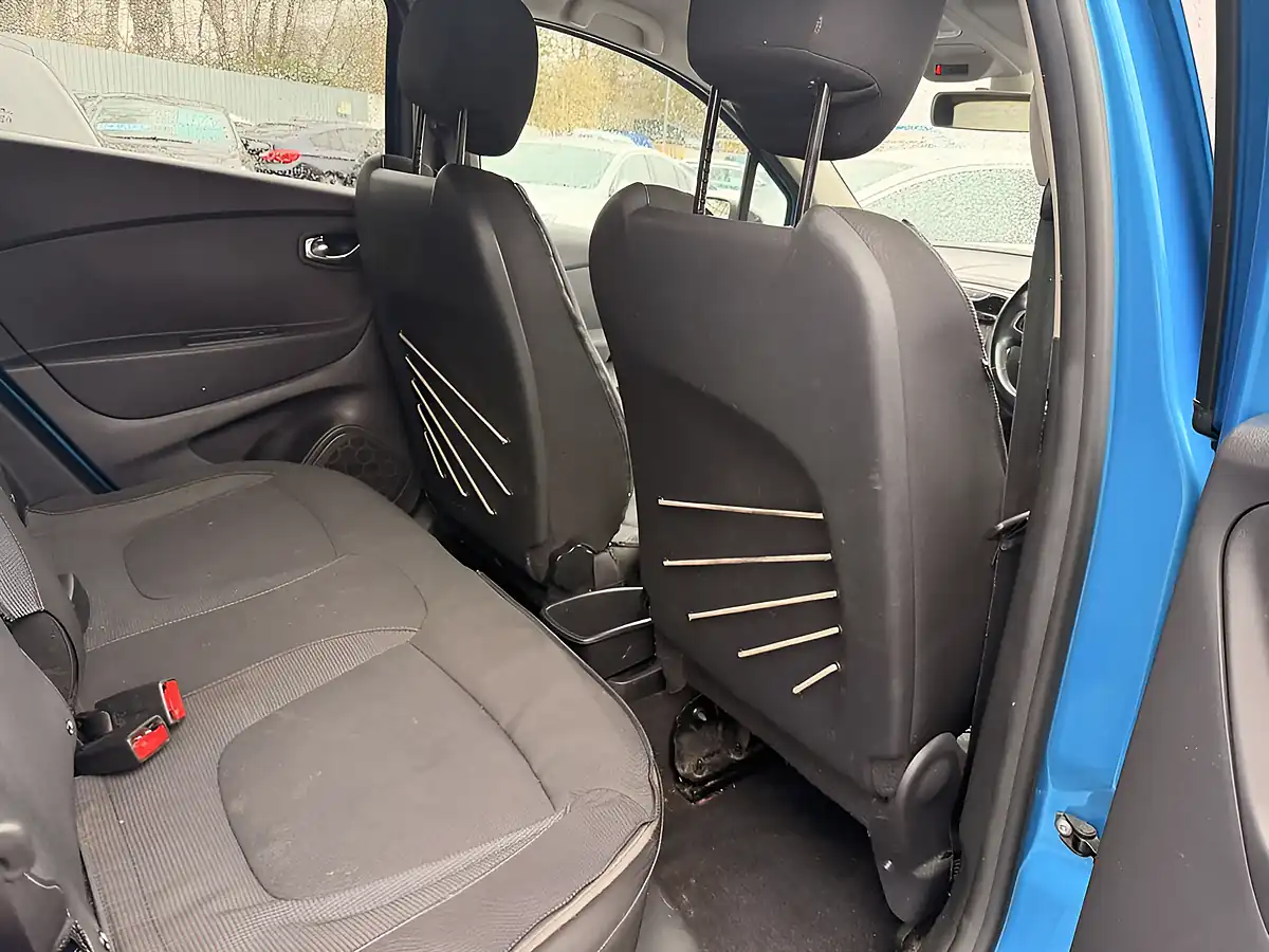 Used 2017 Renault Captur Dynamique S Nav Tahoe Blue - Interior and Exterior details 15