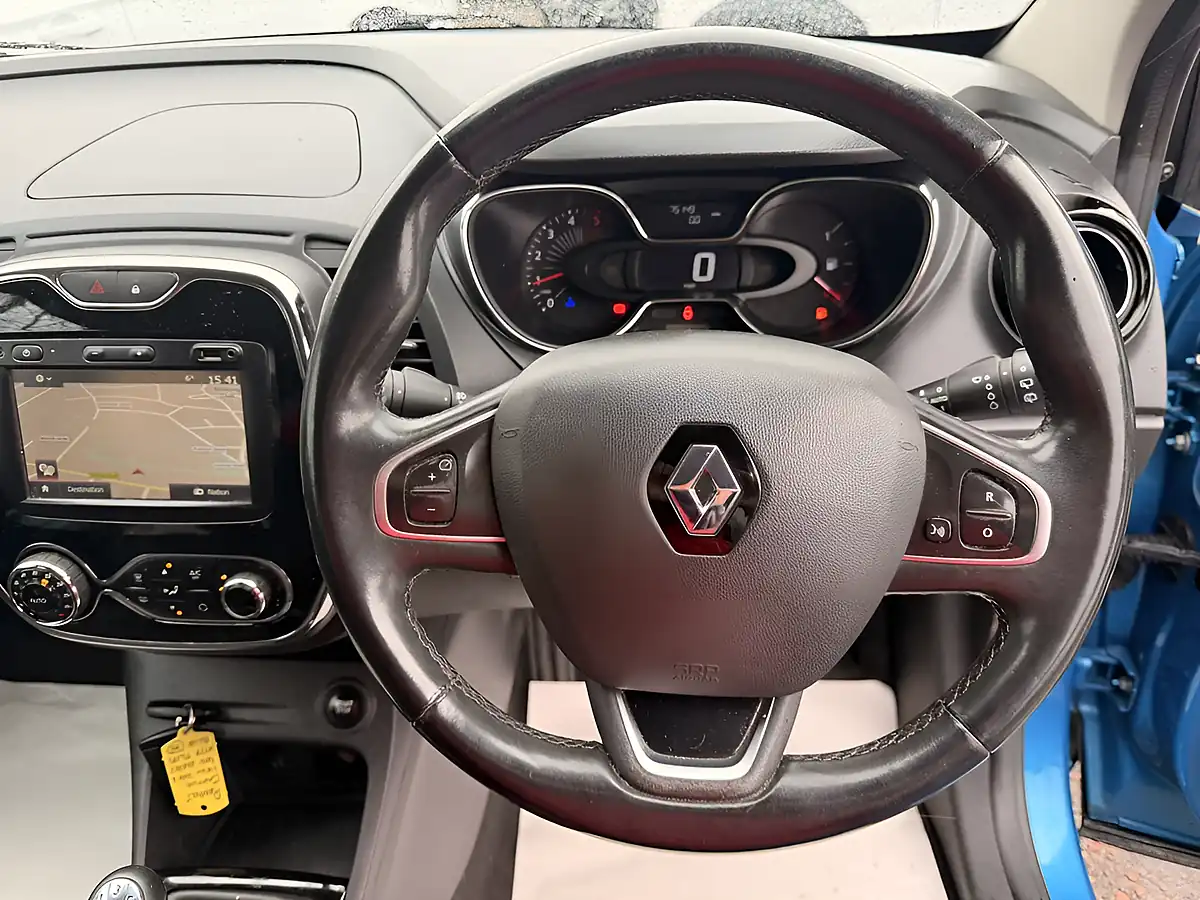 Used 2017 Renault Captur Dynamique S Nav Tahoe Blue - Interior and Exterior details 18