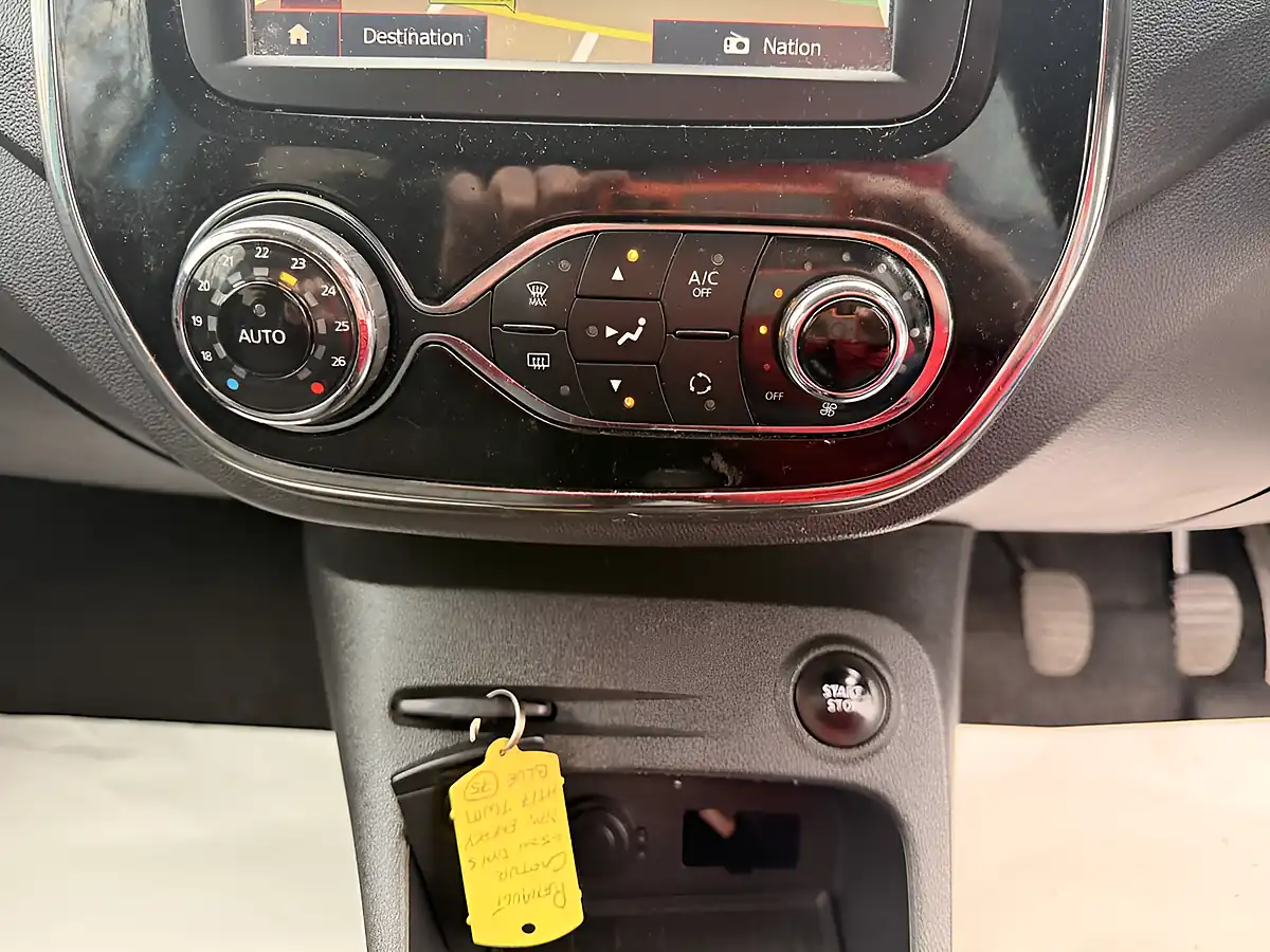 Used 2017 Renault Captur Dynamique S Nav Tahoe Blue - Interior and Exterior details 20