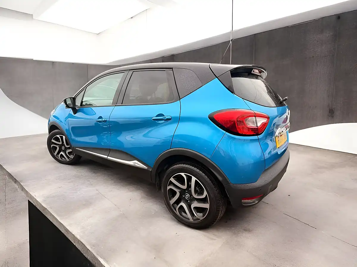 Used 2017 Renault Captur Dynamique S Nav Tahoe Blue - Interior and Exterior details 4