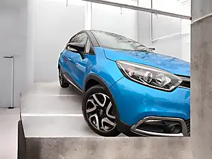Used 2017 Renault Captur Dynamique S Nav Tahoe Blue - Interior and Exterior details 5