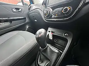 Used 2017 Renault Captur Dynamique S Nav Tahoe Blue - Interior and Exterior details 13