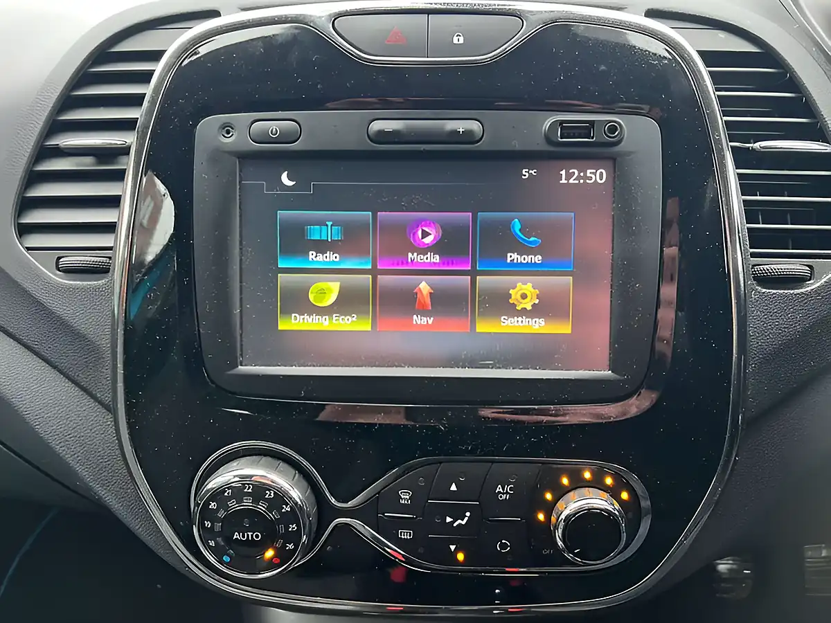 Used 2017 Renault Captur Dynamique S Nav Tahoe Blue - Interior and Exterior details 14