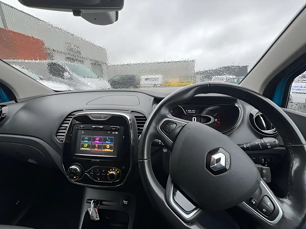 Used 2017 Renault Captur Dynamique S Nav Tahoe Blue - Interior and Exterior details 16