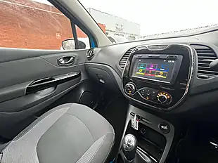 Used 2017 Renault Captur Dynamique S Nav Tahoe Blue - Interior and Exterior details 17
