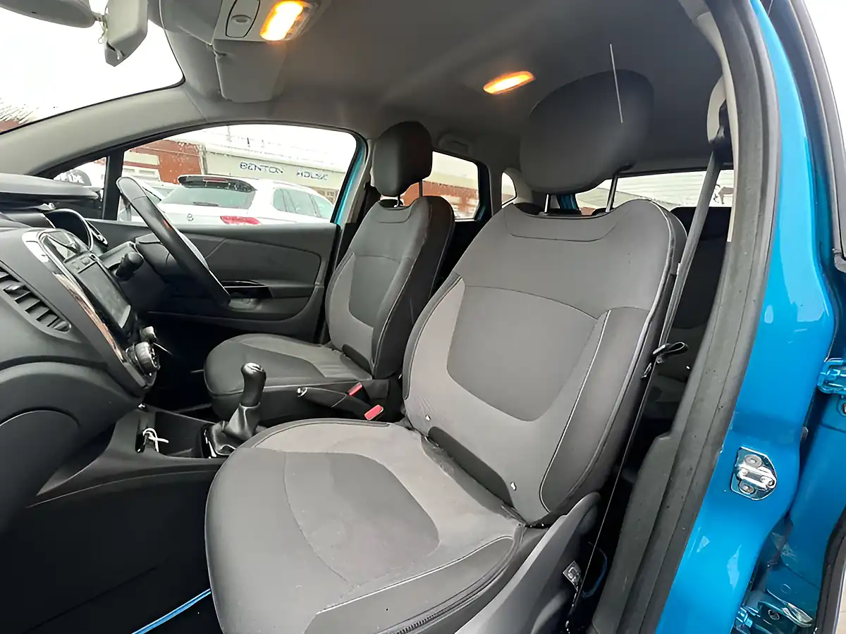 Used 2017 Renault Captur Dynamique S Nav Tahoe Blue - Interior and Exterior details 20