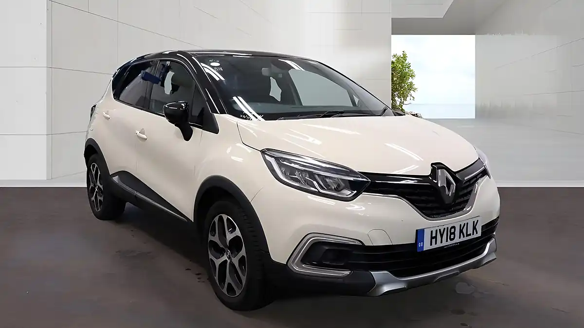 Used 2017 Renault Captur Dynamique S Nav White - Front View