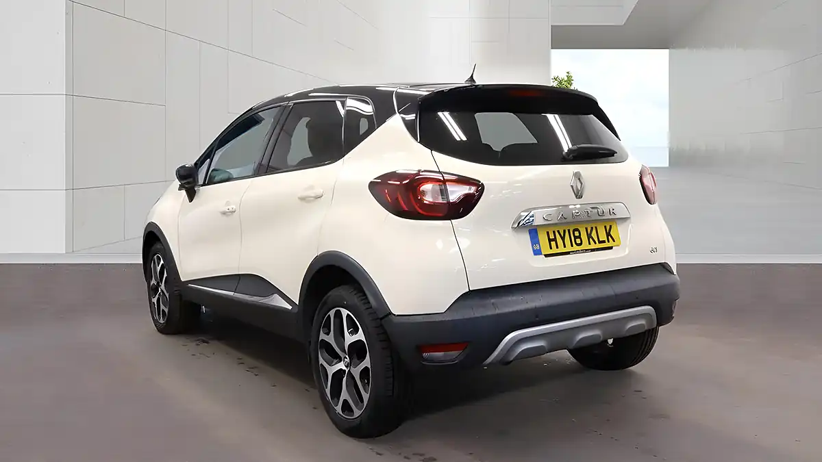 Used 2017 Renault Captur Dynamique S Nav White - Interior and Exterior details 3