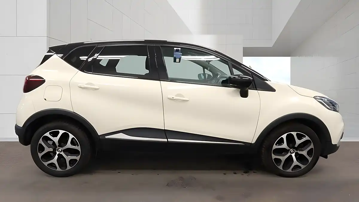 Used 2017 Renault Captur Dynamique S Nav White - Interior and Exterior details 5