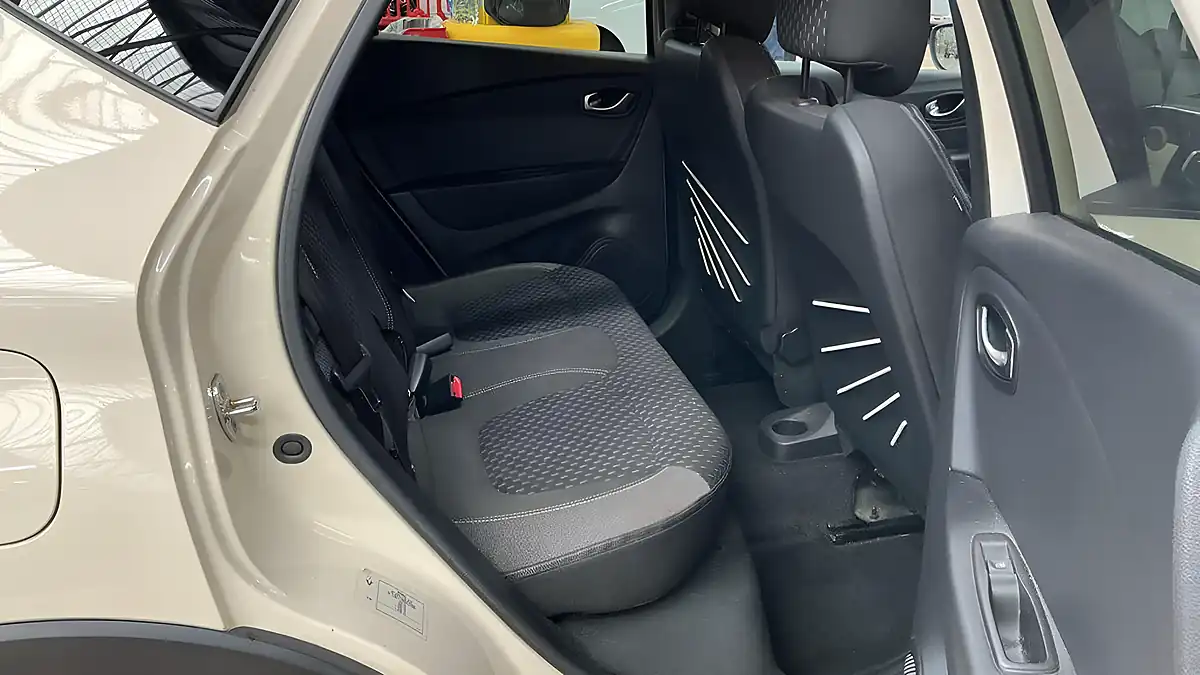 Used 2017 Renault Captur Dynamique S Nav White - Interior and Exterior details 9