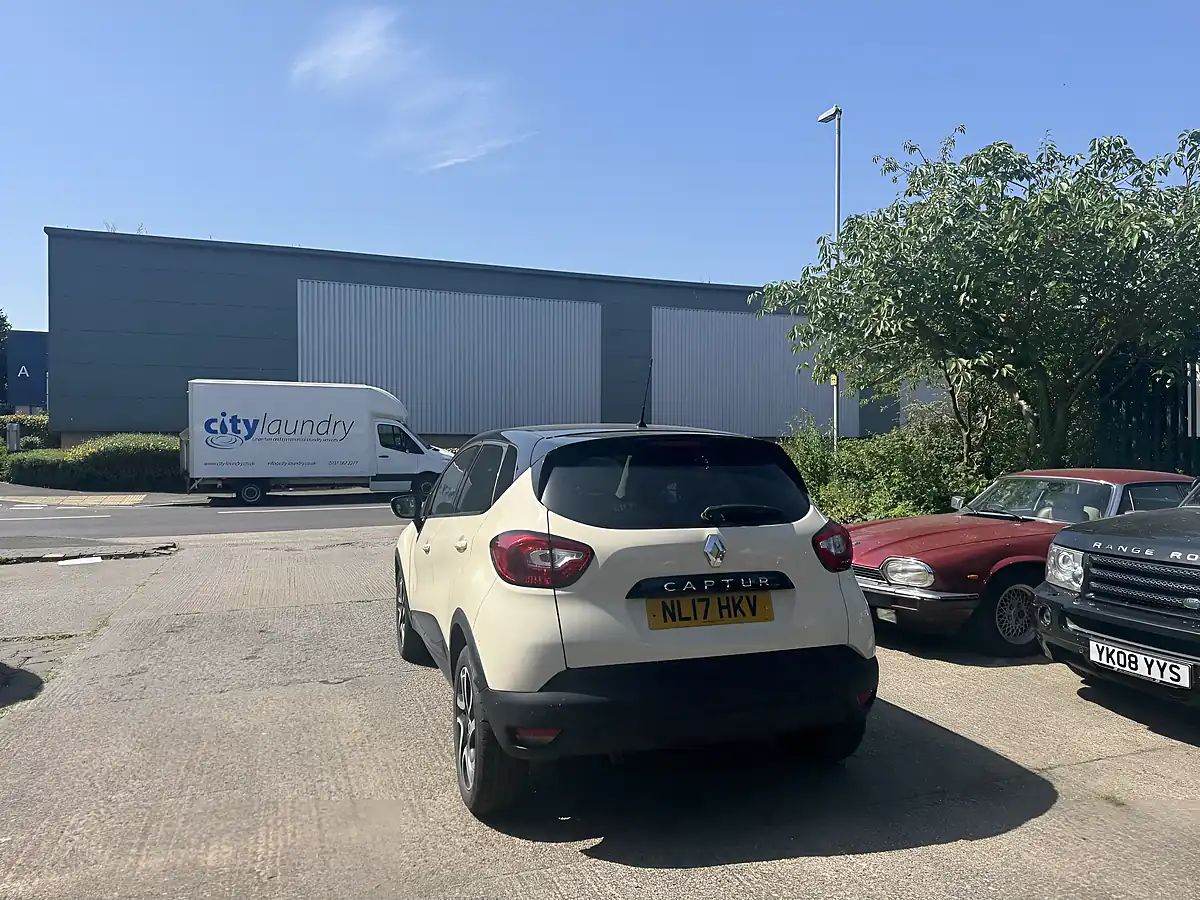 Used 2017 Renault Captur Dynamique S Nav White - Interior and Exterior details 11