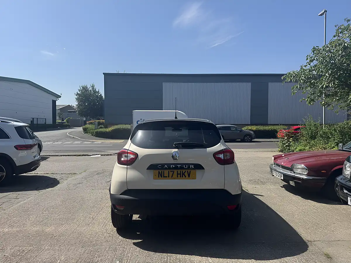 Used 2017 Renault Captur Dynamique S Nav White - Interior and Exterior details 4