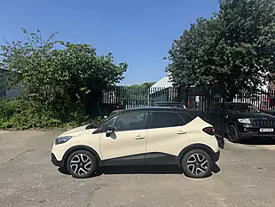 Used 2017 Renault Captur Dynamique S Nav White - Interior and Exterior details 5