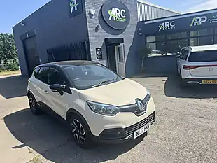 Used 2017 Renault Captur Dynamique S Nav White - Interior and Exterior details 8