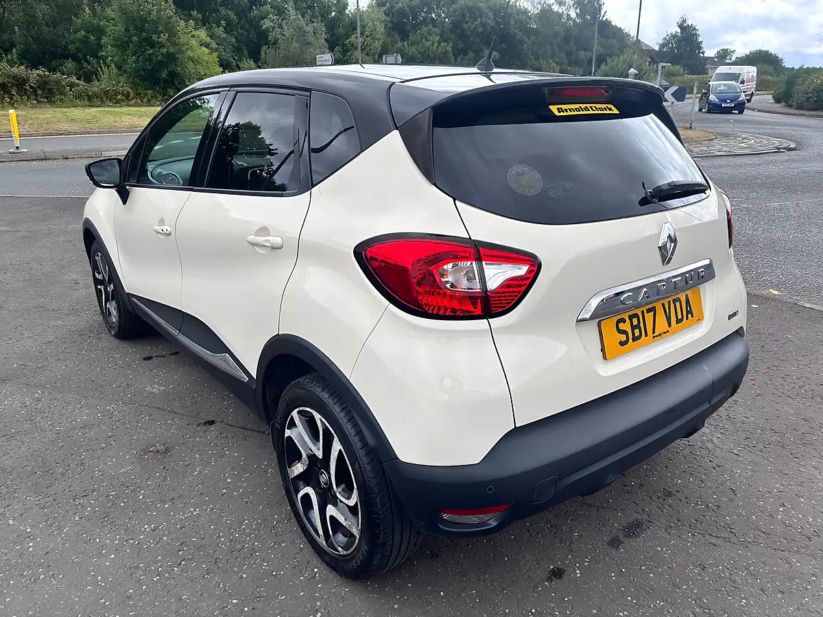 Used 2017 Renault Captur Dynamique S Nav White - Interior and Exterior details 4