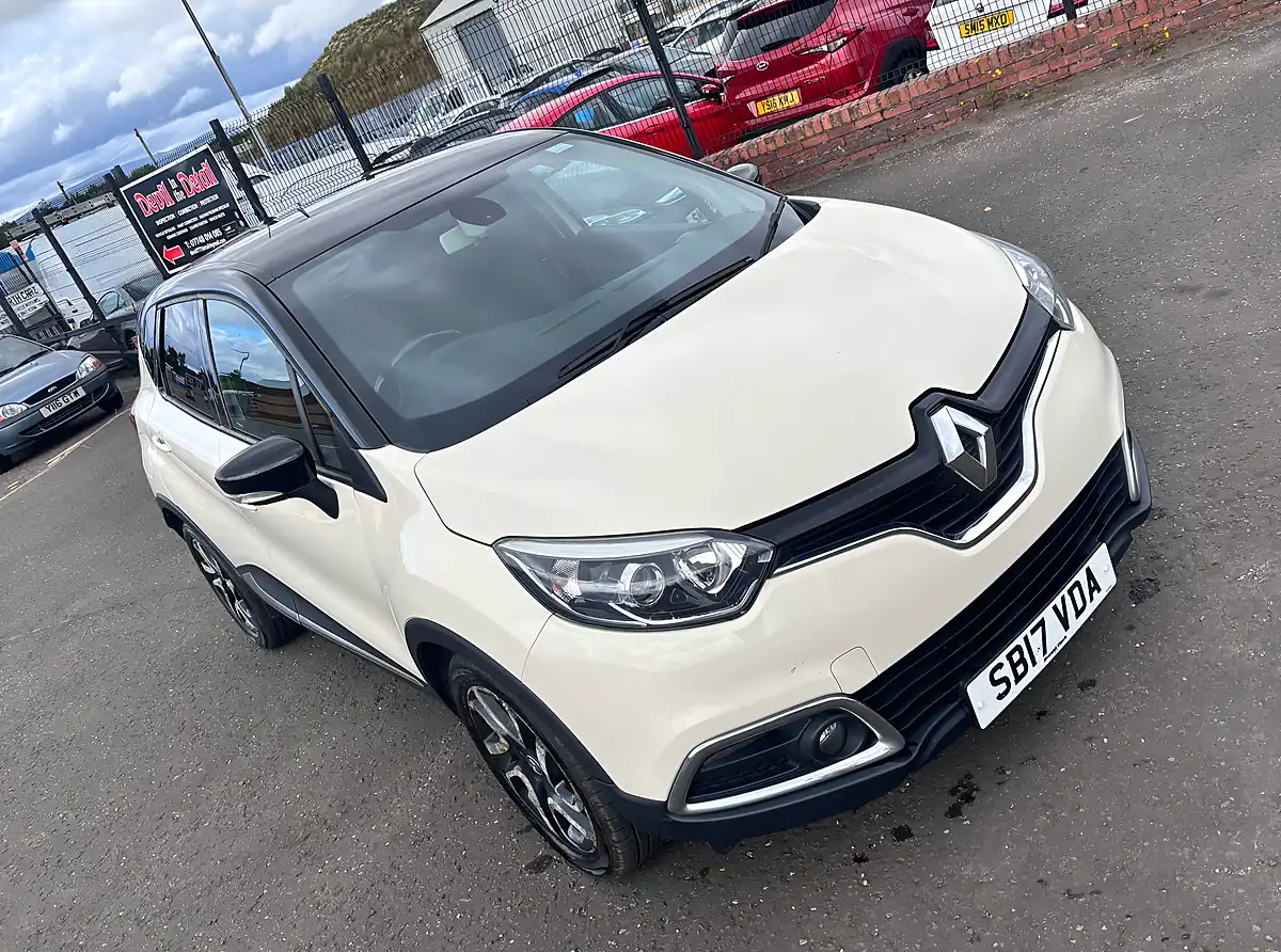 Used 2017 Renault Captur Dynamique S Nav White - Interior and Exterior details 6