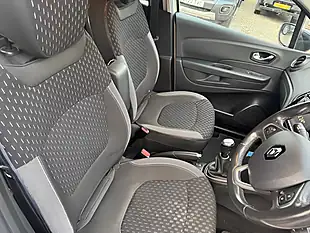 Used 2017 Renault Captur Dynamique S Nav White - Interior and Exterior details 14