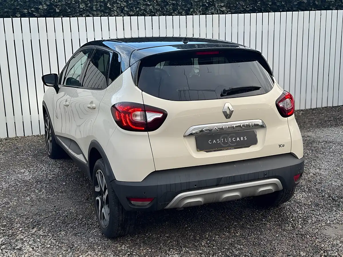 Used 2017 Renault Captur Dynamique S Nav White - Interior and Exterior details 4