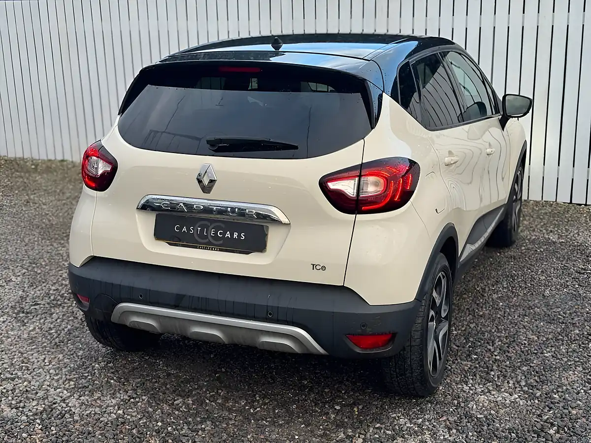 Used 2017 Renault Captur Dynamique S Nav White - Interior and Exterior details 5