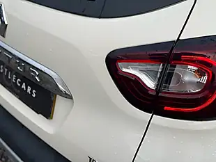 Used 2017 Renault Captur Dynamique S Nav White - Interior and Exterior details 8