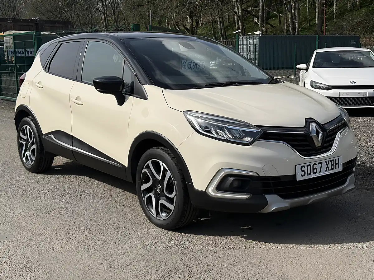 Used 2017 Renault Captur Dynamique S Nav White - Interior and Exterior details 3