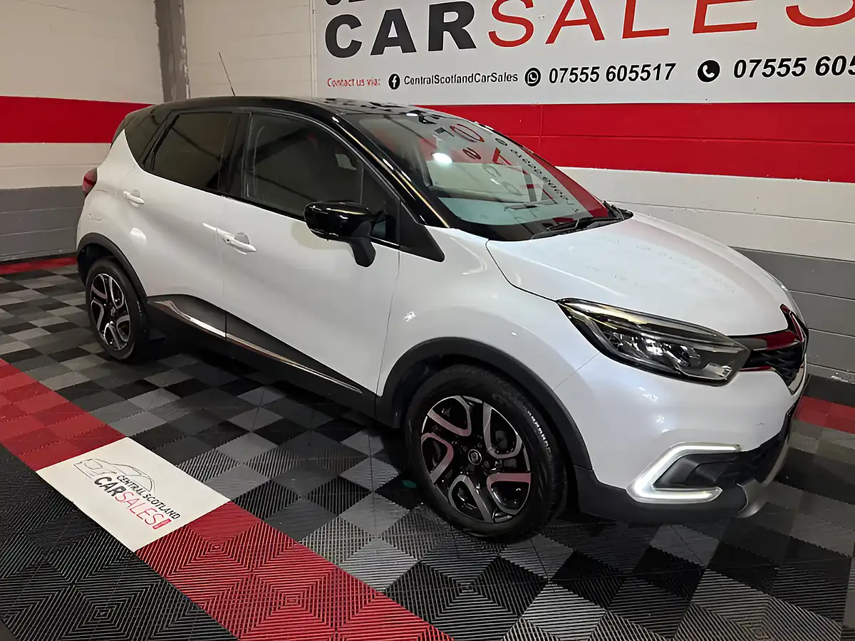 Used 2017 Renault Captur Dynamique S Nav White - Front View