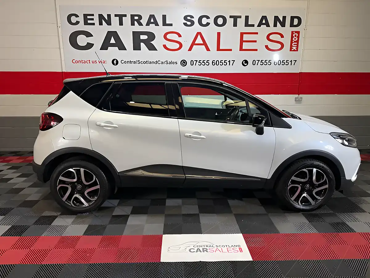 Used 2017 Renault Captur Dynamique S Nav White - Interior and Exterior details 12